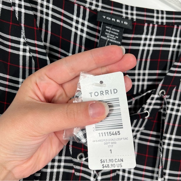 Torrid Black & Red Plaid Lace Up Long Sleeve Challis Tunic Top Blouse NWT 1X - Picture 2 of 5